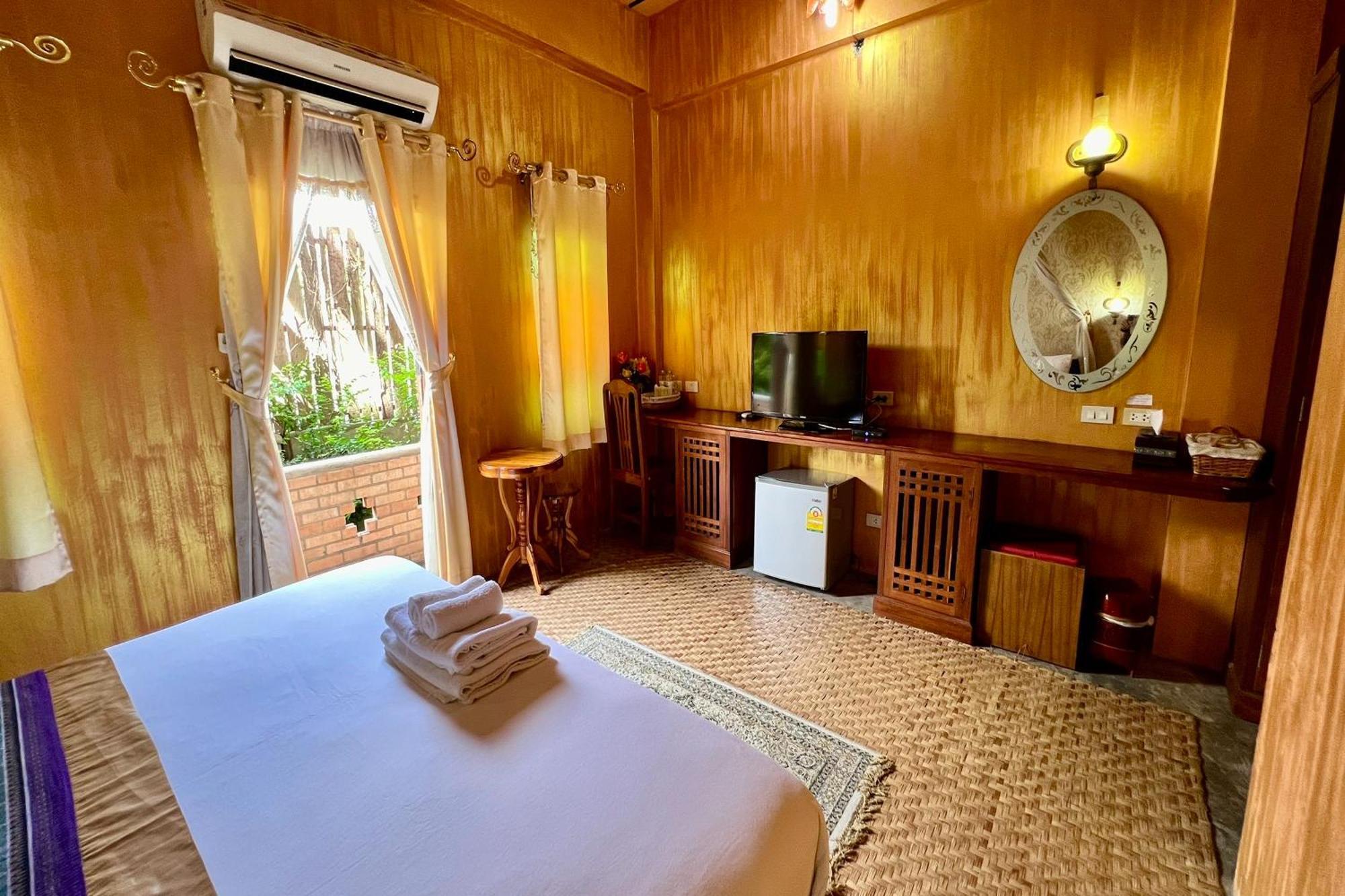 Amethyst Hotel Chiang Mai Esterno foto