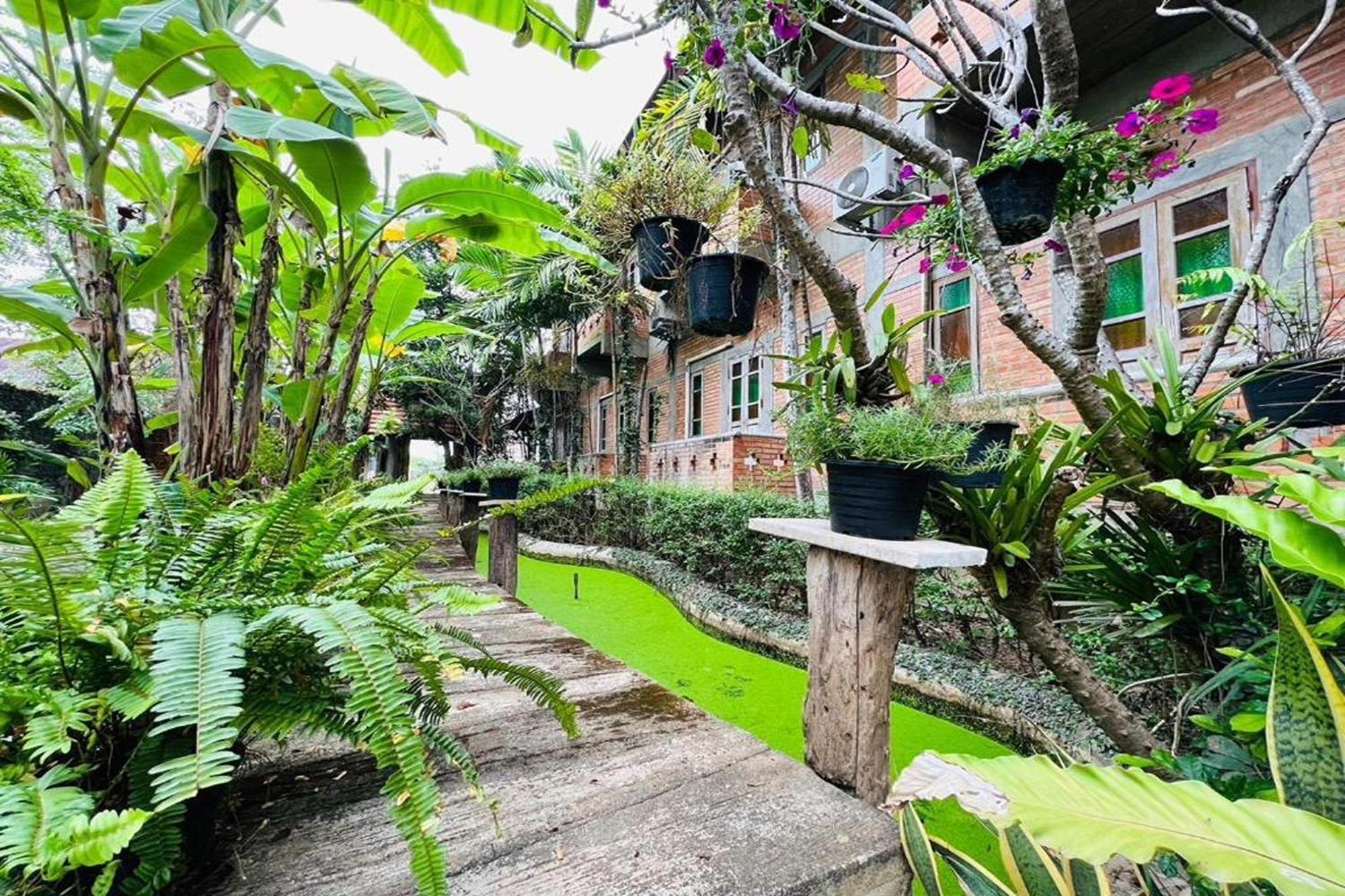 Amethyst Hotel Chiang Mai Esterno foto