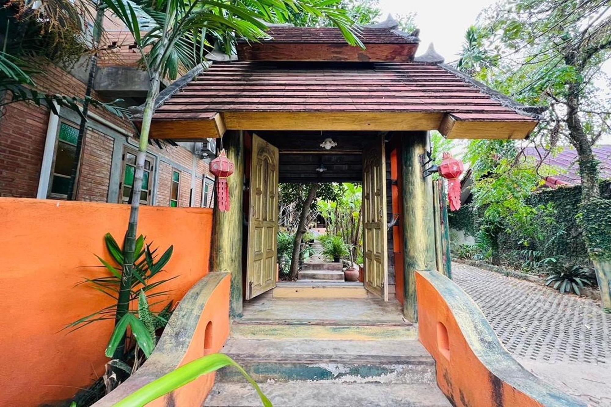 Amethyst Hotel Chiang Mai Esterno foto